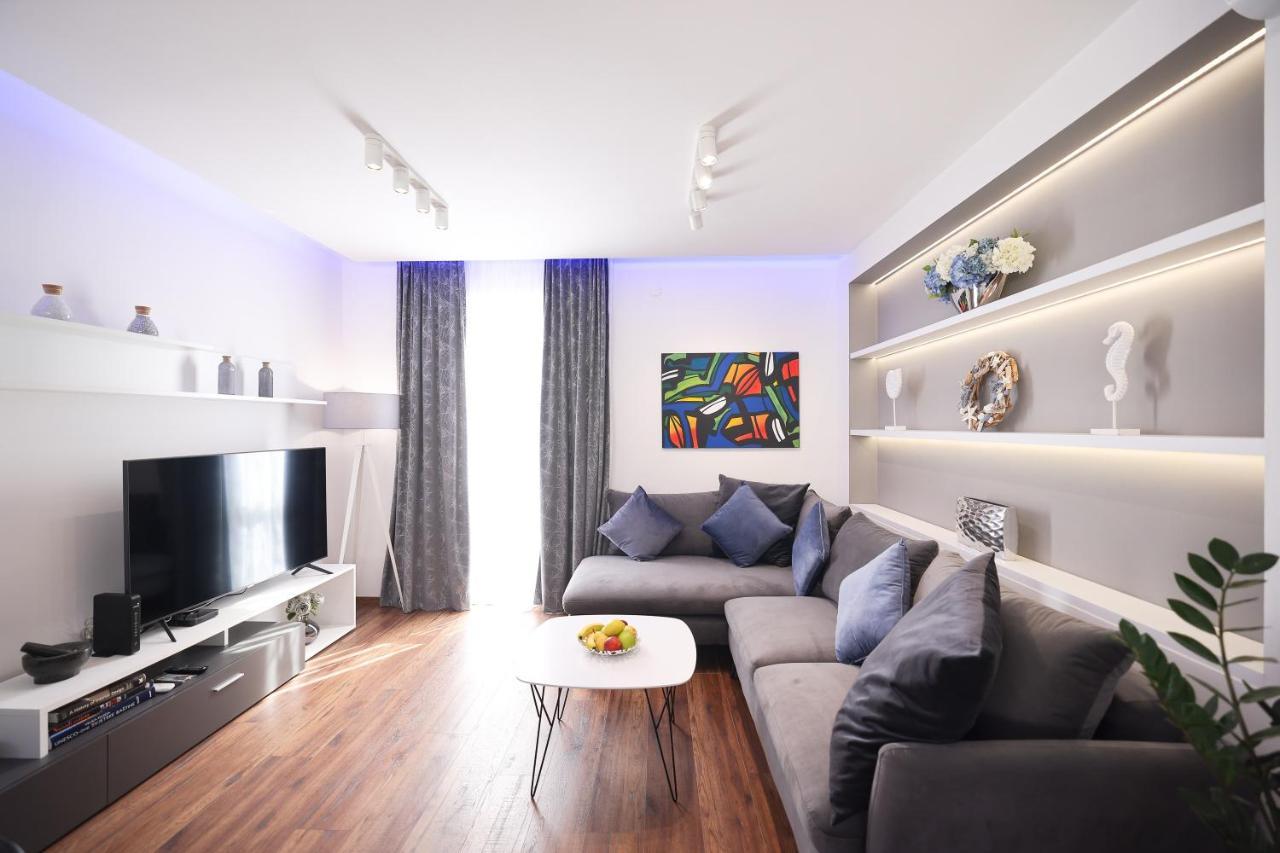 Larga Apartment *